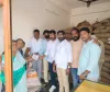 సన్న బియ్యం పంపిణీలో కౌన్సిలర్లు