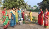 బతుకమ్మ వేళా.. బిందెలతో బతుకు పోరాటం!