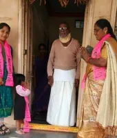 “మా నానమ్మను గెలిపించండి” 