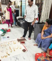 ఎస్ఆర్ఓల ఇళ్లలో కనకవర్షం 