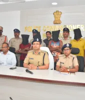 భారీగా 'హాష్ ఆయిల్' పట్టివేత