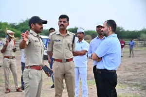 4.45 గంటల పర్యటన 