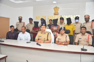 భారీగా 'హాష్ ఆయిల్' పట్టివేత