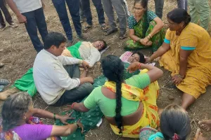 చెల్లిని కాపాడబోయి అక్క..