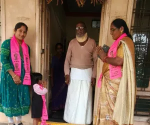 “మా నానమ్మను గెలిపించండి” 