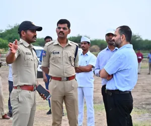 4.45 గంటల పర్యటన 