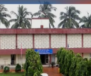 మహిళా ఉద్యోగులకు వేధింపులు