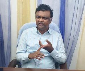 స్కీంలు కాదు.. సీట్లు కావాలి 